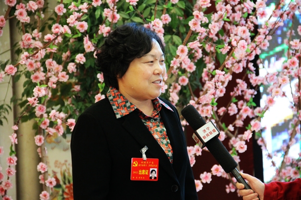 专访党代表、华宇集团董事长胡桂花
